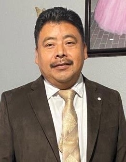 Efren Perez